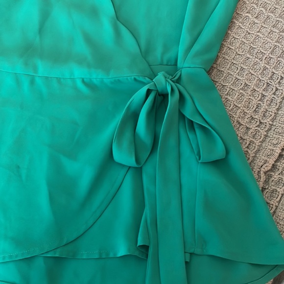 Chelsea , green , Wrap spaghetti strap blouse - Picture 2 of 6